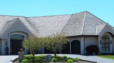 First impressions matter. Nice landscaping and an uncluttered entranceway make this house attractive from the moment a buyer pulls into the driveway.