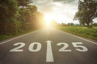 Image of a road with "2025" with an arrow between "20" and "25" written on it, representing the new year and 2025 Florida real estate trends to watch. 